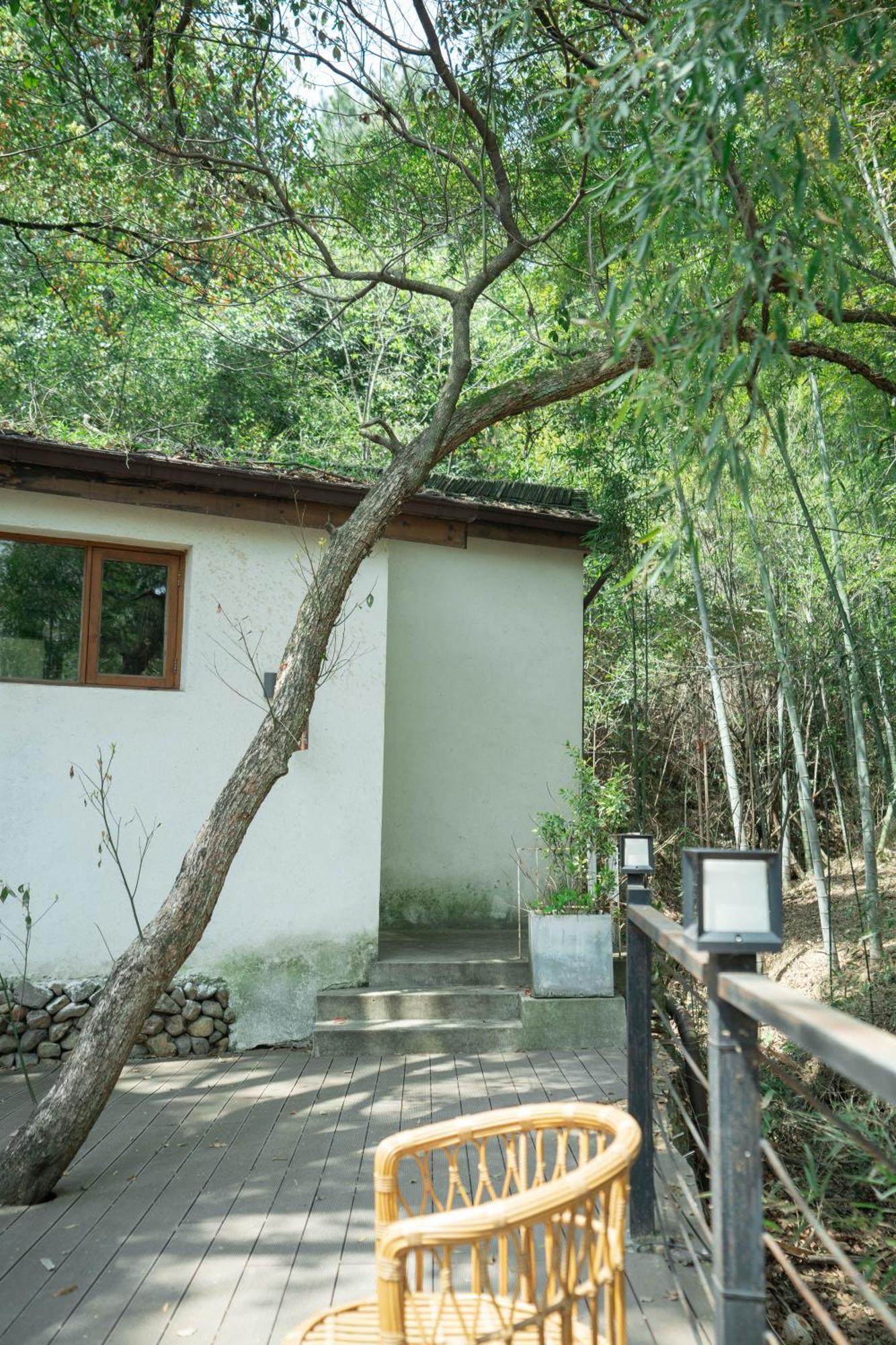 July Bamboo Hostel Deqing Екстер'єр фото