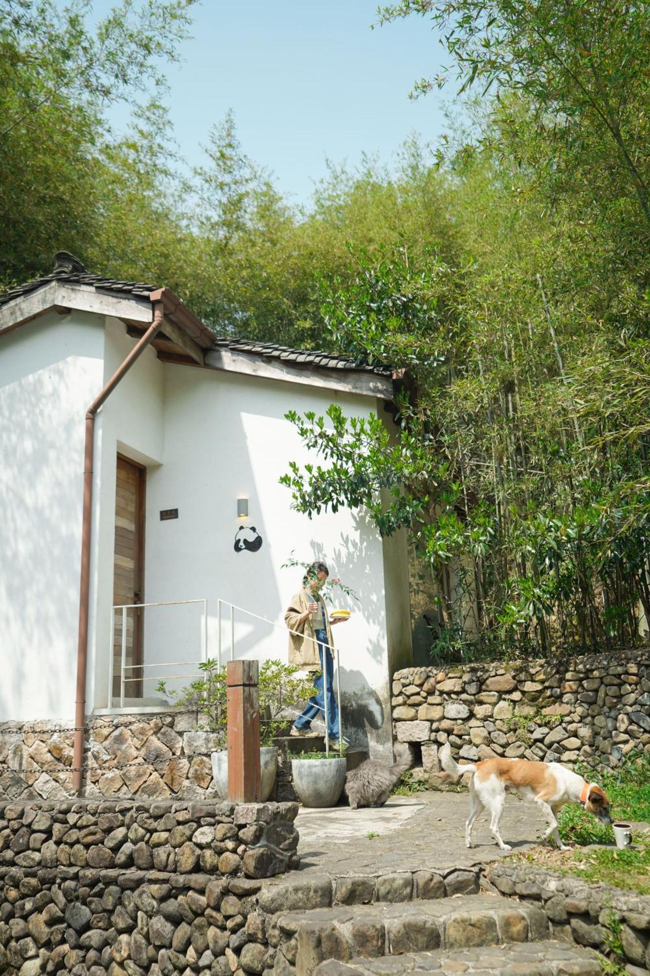 July Bamboo Hostel Deqing Екстер'єр фото